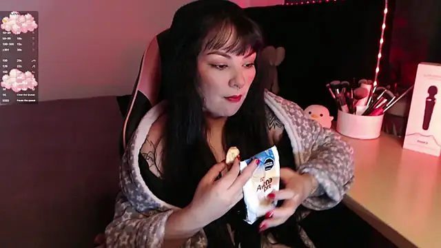 Snapshot of Theprojectsaraa chatting on February 5, 2026, 1:29 pm Theprojectsaraa online show from February 5, 2026, 1:29 pm