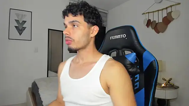 mateoleonee online show from March 23, 2025, 1:42 am