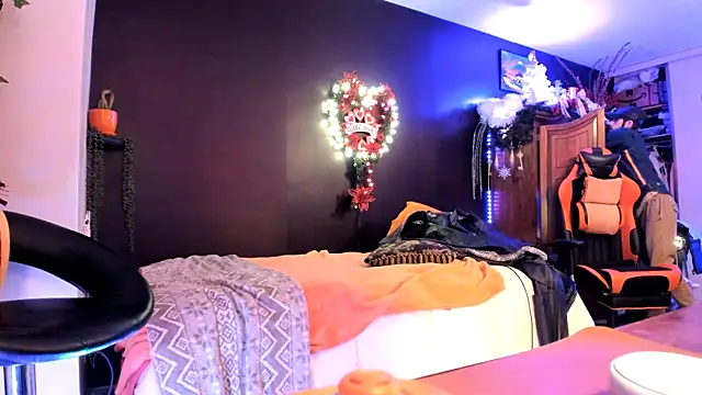 leatherz69 online show from February 7, 2025, 11:13 pm