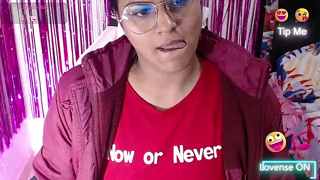 SweetAlmaa online show from March 28, 2026, 11:33 am