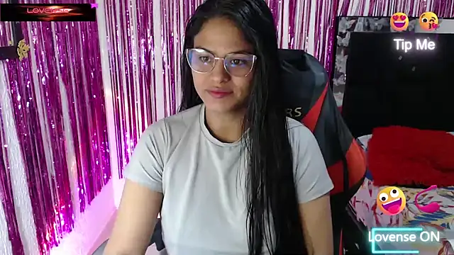 Snapshot of SweetAlmaa chatting on July 4, 2026, 10:54 am SweetAlmaa online show from July 4, 2026, 10:54 am