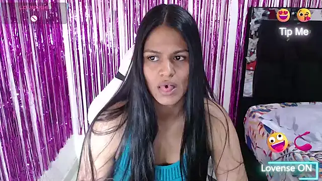 SweetAlmaa online show from March 15, 2026, 4:25 pm