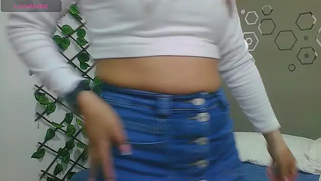 Daringcute online show from March 12, 2025, 6:11 pm