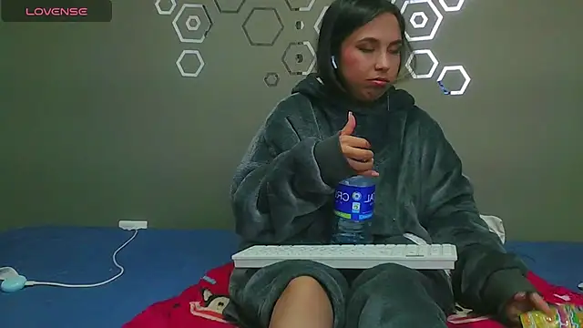 Daringcute online show from March 13, 2025, 9:26 pm