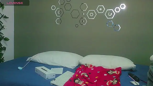 Daringcute online show from March 21, 2025, 9:23 pm