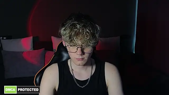 Keytaro online show from April 12, 2026, 1:14 pm