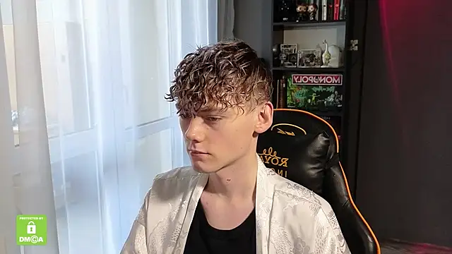 Keytaro online show from November 9, 2025, 12:09 pm