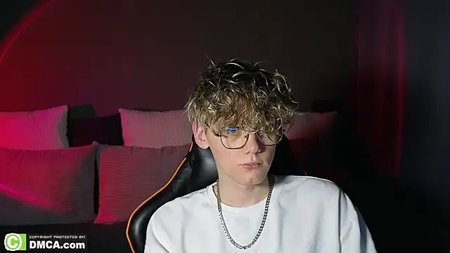 Keytaro online show from March 13, 2026, 6:02 pm