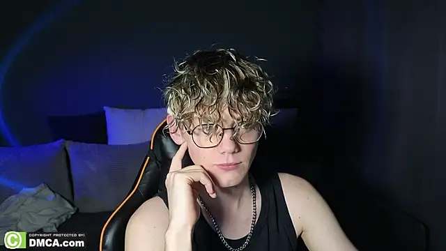 Keytaro online show from March 10, 2026, 2:54 pm