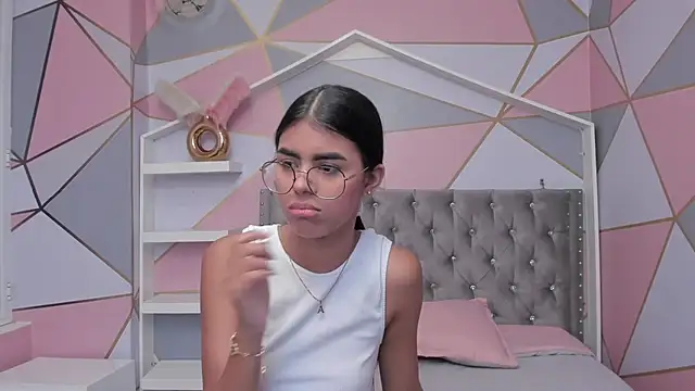 Snapshot of Isa_little4u chatting on February 13, 2025, 7:42 pm Isa little4u online show from February 13, 2025, 7:42 pm
