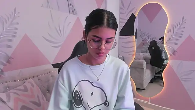 Snapshot of Isa_little4u chatting on March 20, 2025, 4:42 pm Isa little4u online show from March 20, 2025, 4:42 pm