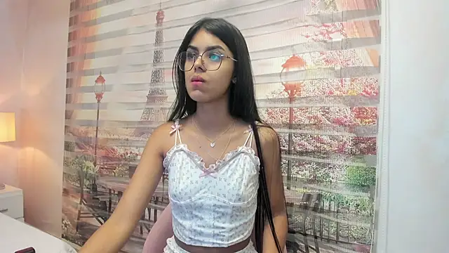 Isa little4u online show from October 17, 2025, 3:32 am