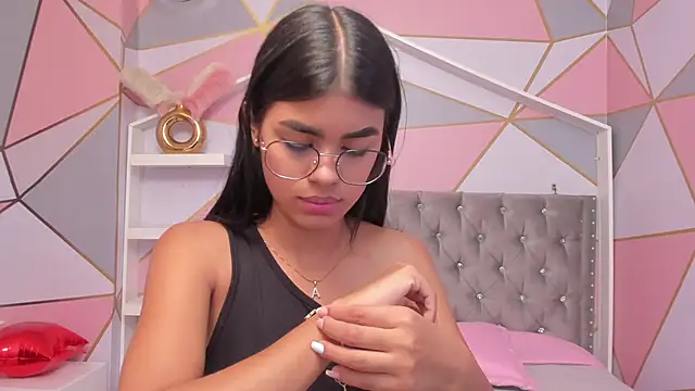 Snapshot of Isa_little4u chatting on February 15, 2025, 8:23 pm Isa little4u online show from February 15, 2025, 8:23 pm