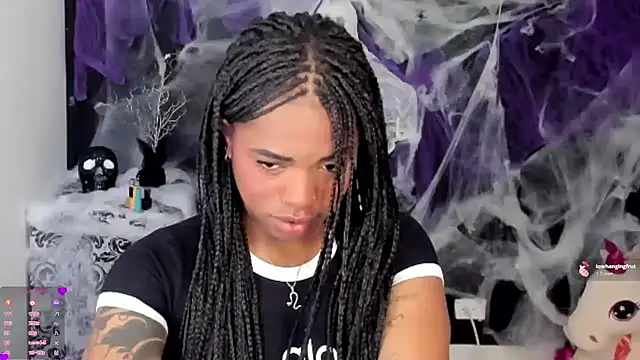 Snapshot of Marce_22 chatting on October 20, 2025, 5:57 pm Marce 22 online show from October 20, 2025, 5:57 pm