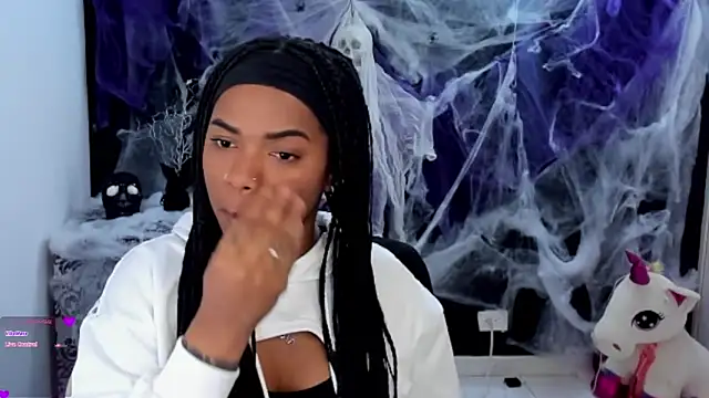 Snapshot of Marce_22 chatting on October 16, 2025, 11:46 pm Marce 22 online show from October 16, 2025, 11:46 pm