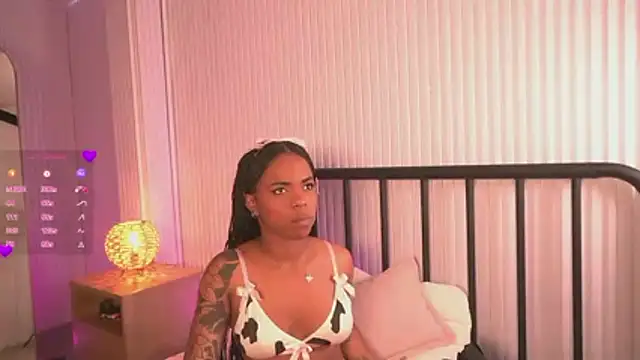 Snapshot of Marce_22 chatting on February 28, 2026, 4:17 pm Marce 22 online show from February 28, 2026, 4:17 pm