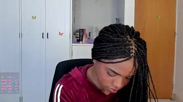 Snapshot of Marce_22 chatting on September 18, 2025, 9:51 pm Marce 22 online show from September 18, 2025, 9:51 pm