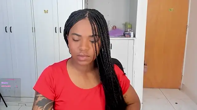 Snapshot of Marce_22 chatting on September 22, 2025, 7:53 pm Marce 22 online show from September 22, 2025, 7:53 pm