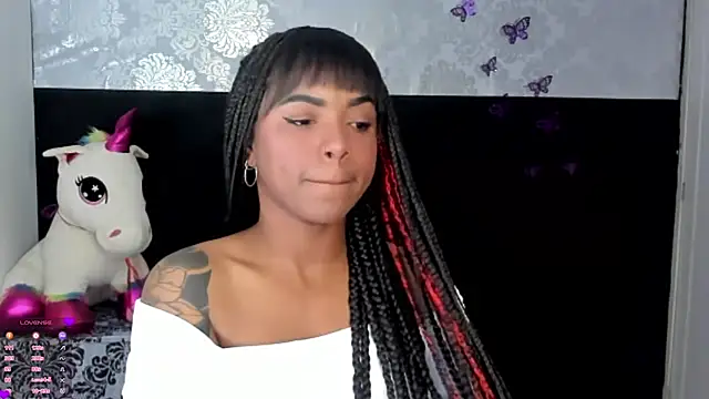 Snapshot of Marce_22 chatting on November 13, 2025, 1:53 am Marce 22 online show from November 13, 2025, 1:53 am