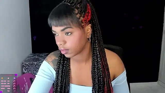 Snapshot of Marce_22 chatting on November 13, 2025, 10:57 pm Marce 22 online show from November 13, 2025, 10:57 pm