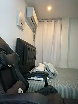 Snapshot of Belissa_miller chatting on February 17, 2026, 7:33 pm Belissa miller online show from February 17, 2026, 7:33 pm