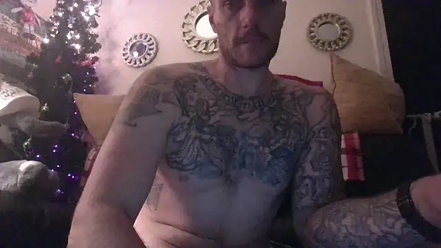 UnCuTupTheBuTT online show from October 25, 2025, 4:55 am