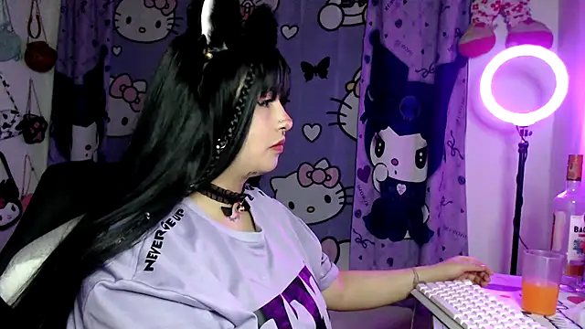 Snapshot of lussyevans24 chatting on February 7, 2026, 2:41 am lussyevans24 online show from February 7, 2026, 2:41 am