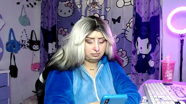 lussyevans24 online show from November 28, 2025, 5:18 am