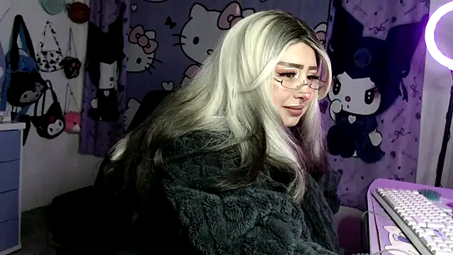 lussyevans24 online show from April 3, 2026, 2:07 am