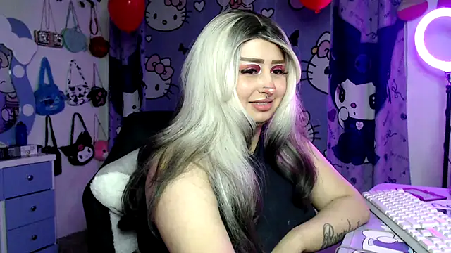 Snapshot of lussyevans24 chatting on February 20, 2026, 6:26 am lussyevans24 online show from February 20, 2026, 6:26 am