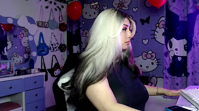 Snapshot of lussyevans24 chatting on February 20, 2026, 5:48 am lussyevans24 online show from February 20, 2026, 5:48 am