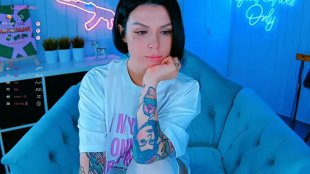 My toys pink online show from November 21, 2025, 3:27 am