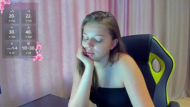 Snapshot of Nicky_Rosee chatting on August 6, 2026, 1:44 am Nicky Rosee online show from August 6, 2026, 1:44 am