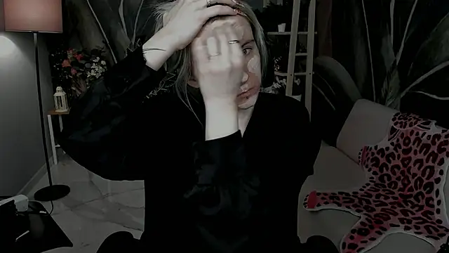 LexiWenford online show from November 25, 2025, 2:56 am