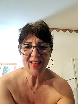 Viola8p online show from April 17, 2026, 10:40 am