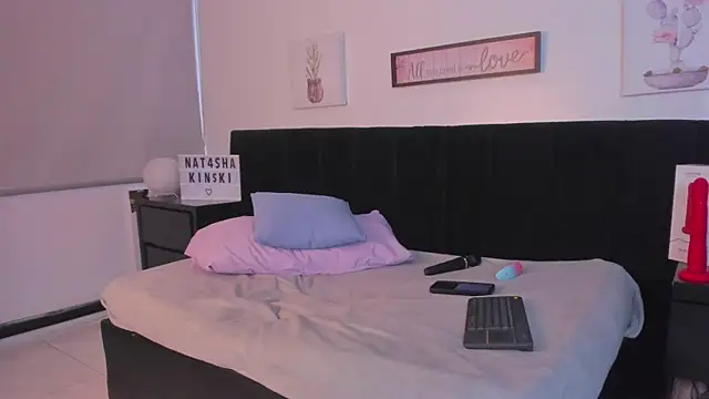 Snapshot of Natasha_Kinski chatting on March 5, 2025, 10:54 pm Natasha Kinski online show from March 5, 2025, 10:54 pm