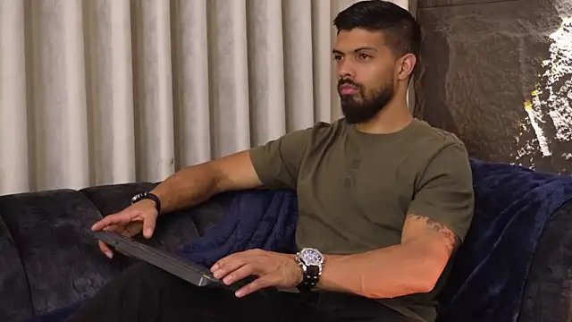 DannSaenz online show from November 18, 2025, 11:57 am