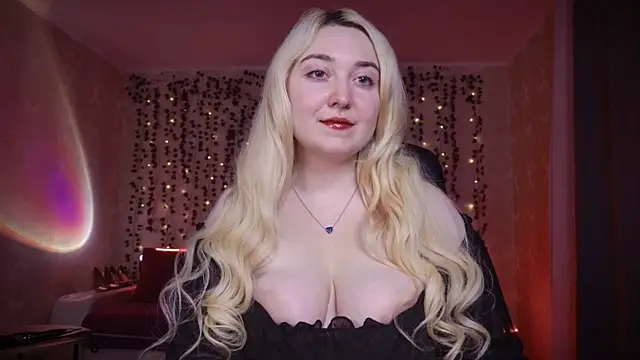Snapshot of AllisonBlack_ chatting on October 11, 2025, 12:44 am AllisonBlack online show from October 11, 2025, 12:44 am