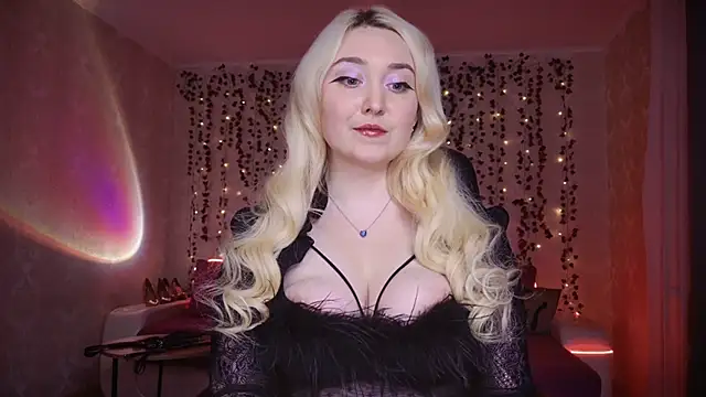 Snapshot of AllisonBlack_ chatting on October 8, 2025, 8:31 pm AllisonBlack online show from October 8, 2025, 8:31 pm