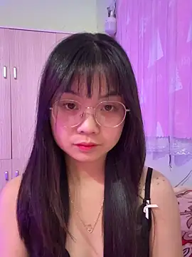 Maeve2k5 online show from November 26, 2025, 10:26 am