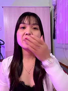 Maeve2k5 online show from November 3, 2025, 10:30 am