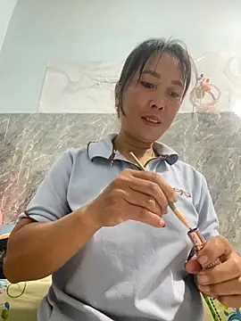 Linaannn online show from November 3, 2025, 11:30 pm