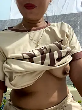 Linaannn online show from November 2, 2025, 4:39 am