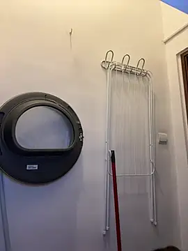 Snapshot of cara_mella chatting on December 16, 2024, 10:03 pm cara mella online show from December 16, 2024, 10:03 pm