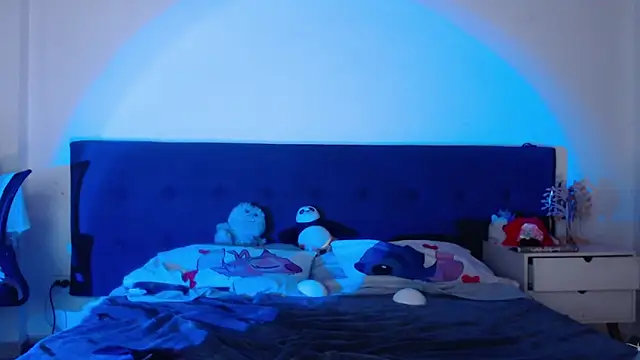 luna palmerau online show from November 5, 2025, 11:52 pm