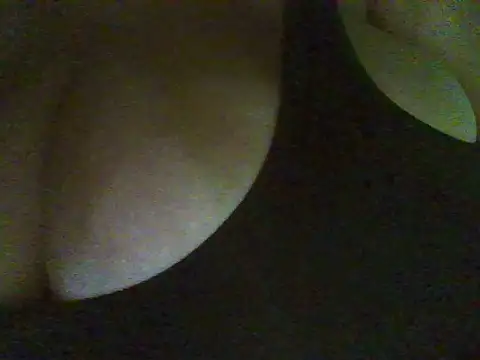 Snapshot of RoxiRedXXX chatting on September 16, 2025, 8:32 pm RoxiRedXXX online show from September 16, 2025, 8:32 pm