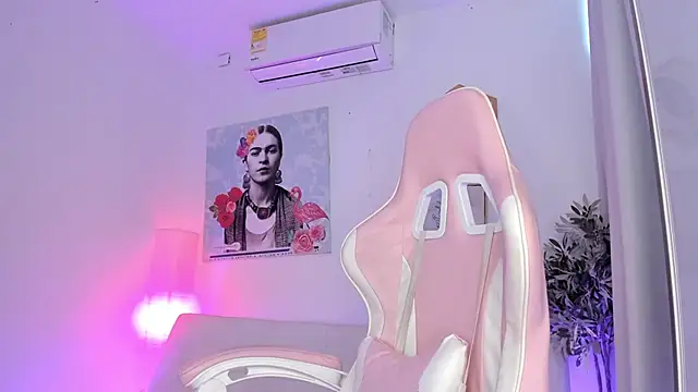 aleja rythm online show from March 18, 2025, 6:28 pm