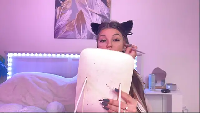 Snapshot of Veronica_leal chatting on September 19, 2025, 8:40 am Veronica leal online show from September 19, 2025, 8:40 am