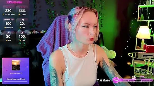  HelenCarter online show from October 5, 2025, 8:54 pm