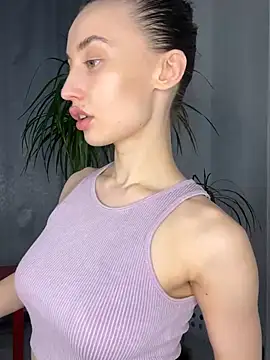 Polli Kiss online show from March 19, 2025, 9:48 pm